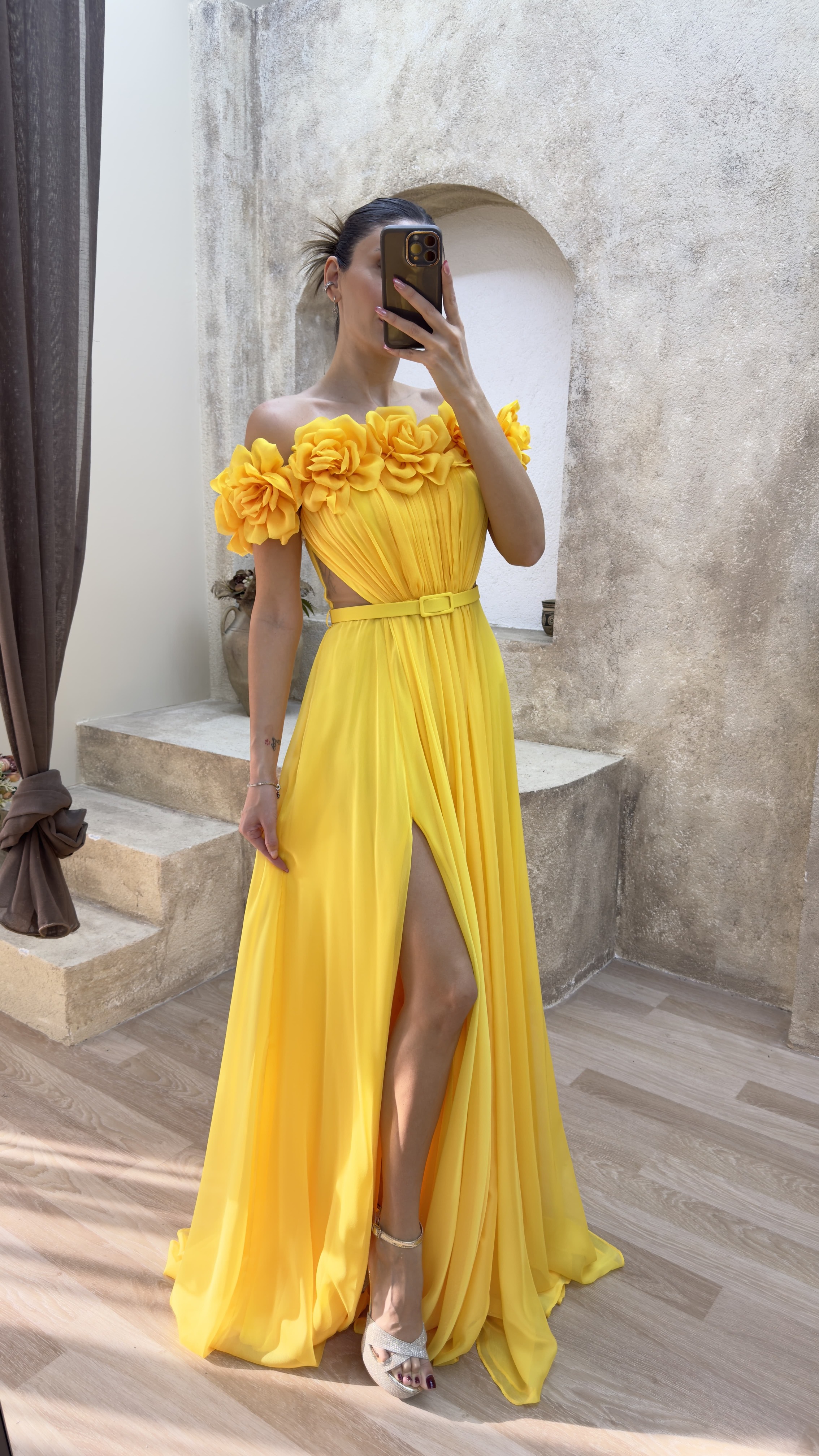 STRAPLESS CHEST ROSE WAIST DETAIL DESIGN EVENING DRESS