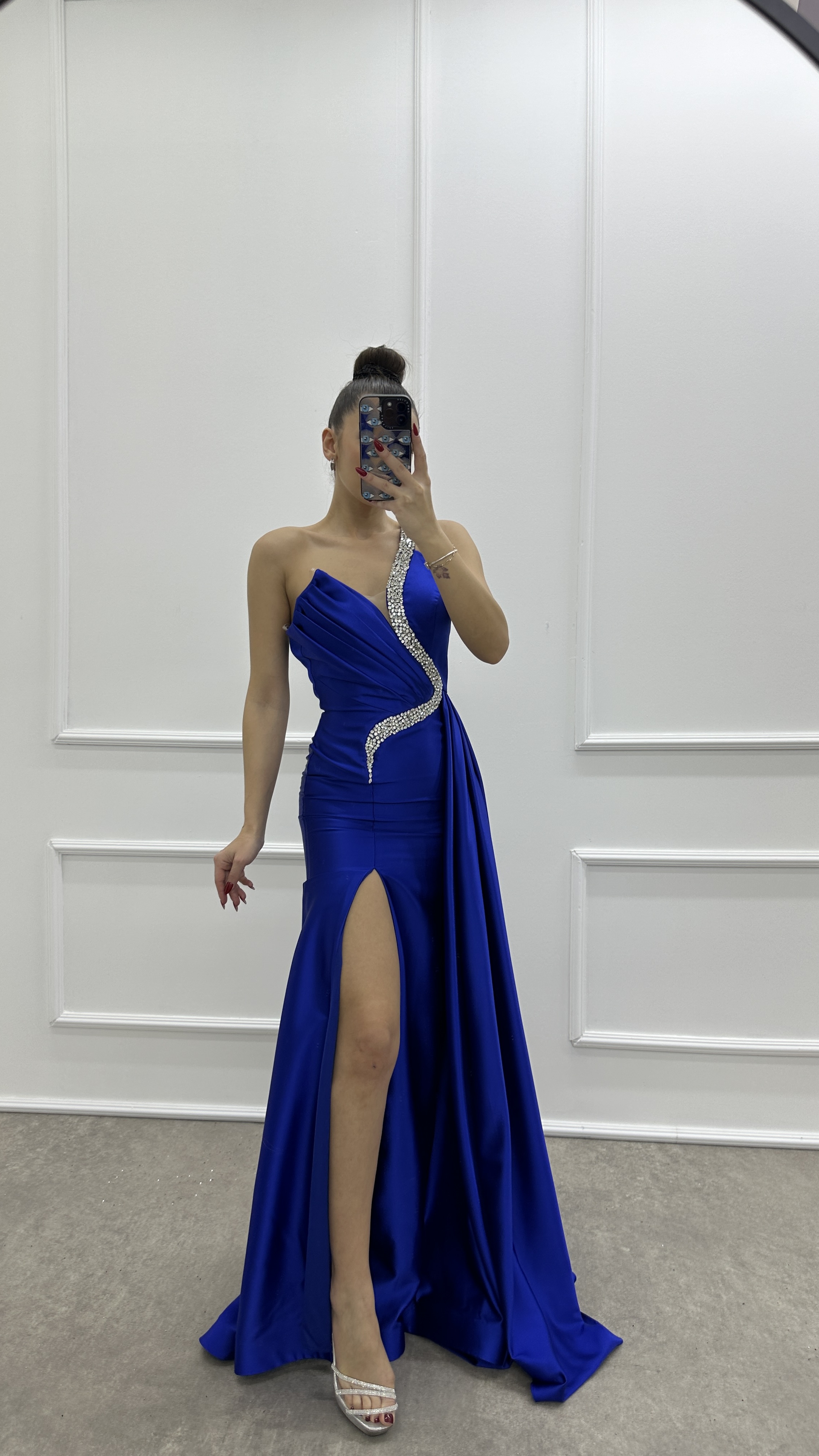 ONE SHOULDER STONE EMBROIDERED CHEST DETAIL DESIGN SATIN EVENING DRESS
