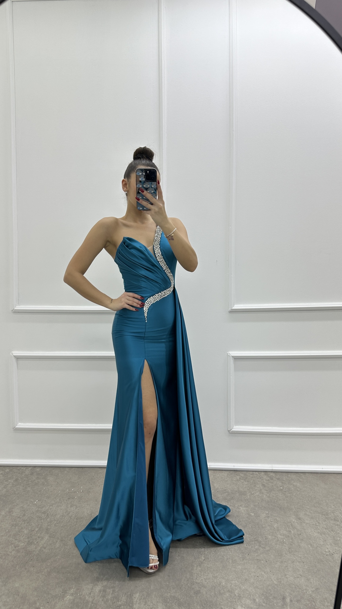 ONE SHOULDER STONE EMBROIDERED CHEST DETAIL DESIGN SATIN EVENING DRESS