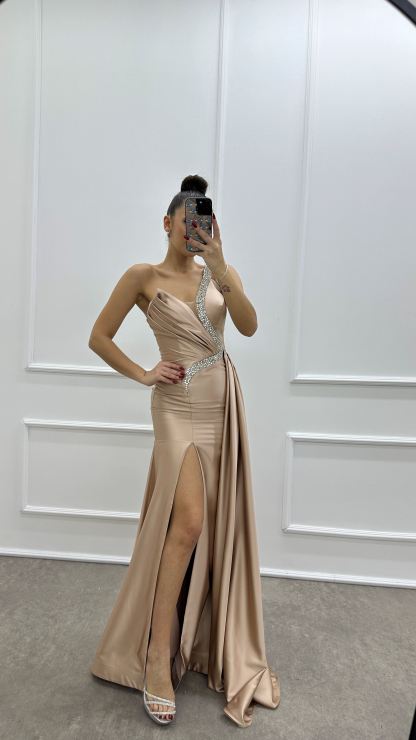 ONE SHOULDER STONE EMBROIDERED CHEST DETAIL DESIGN SATIN EVENING DRESS