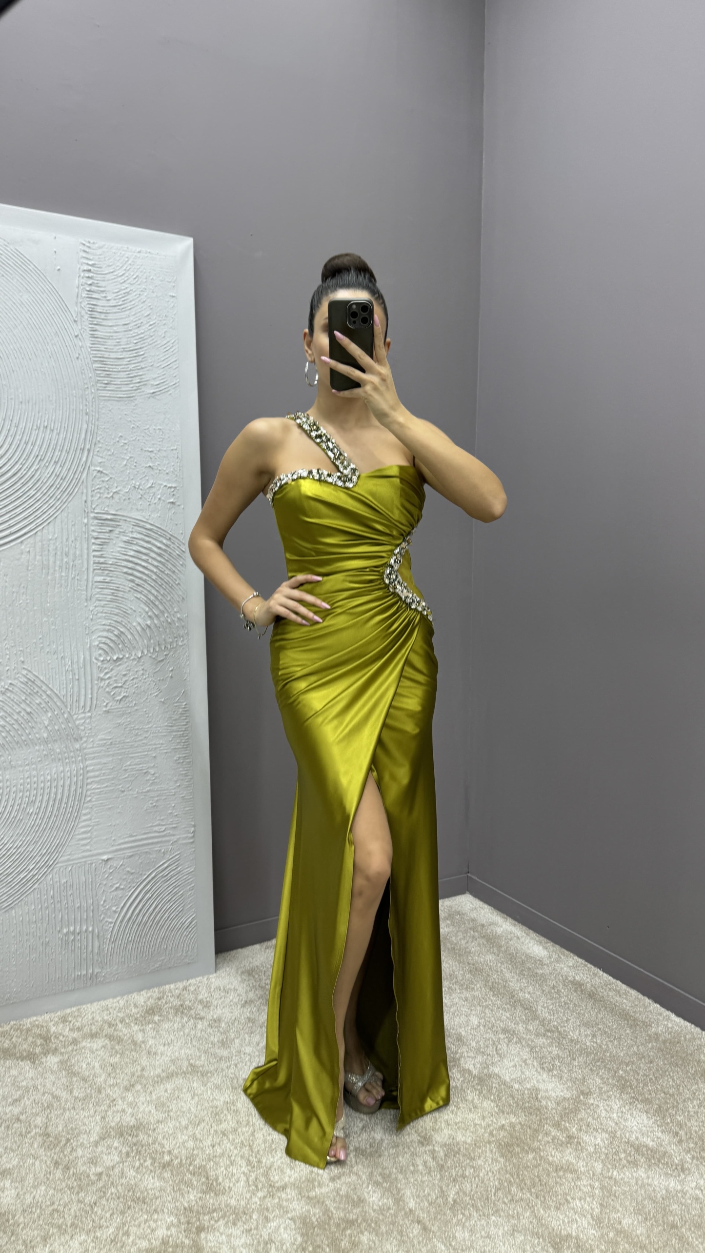 ONE SHOULDER STONE DETAIL DESIGN SATIN EVENING DRESS