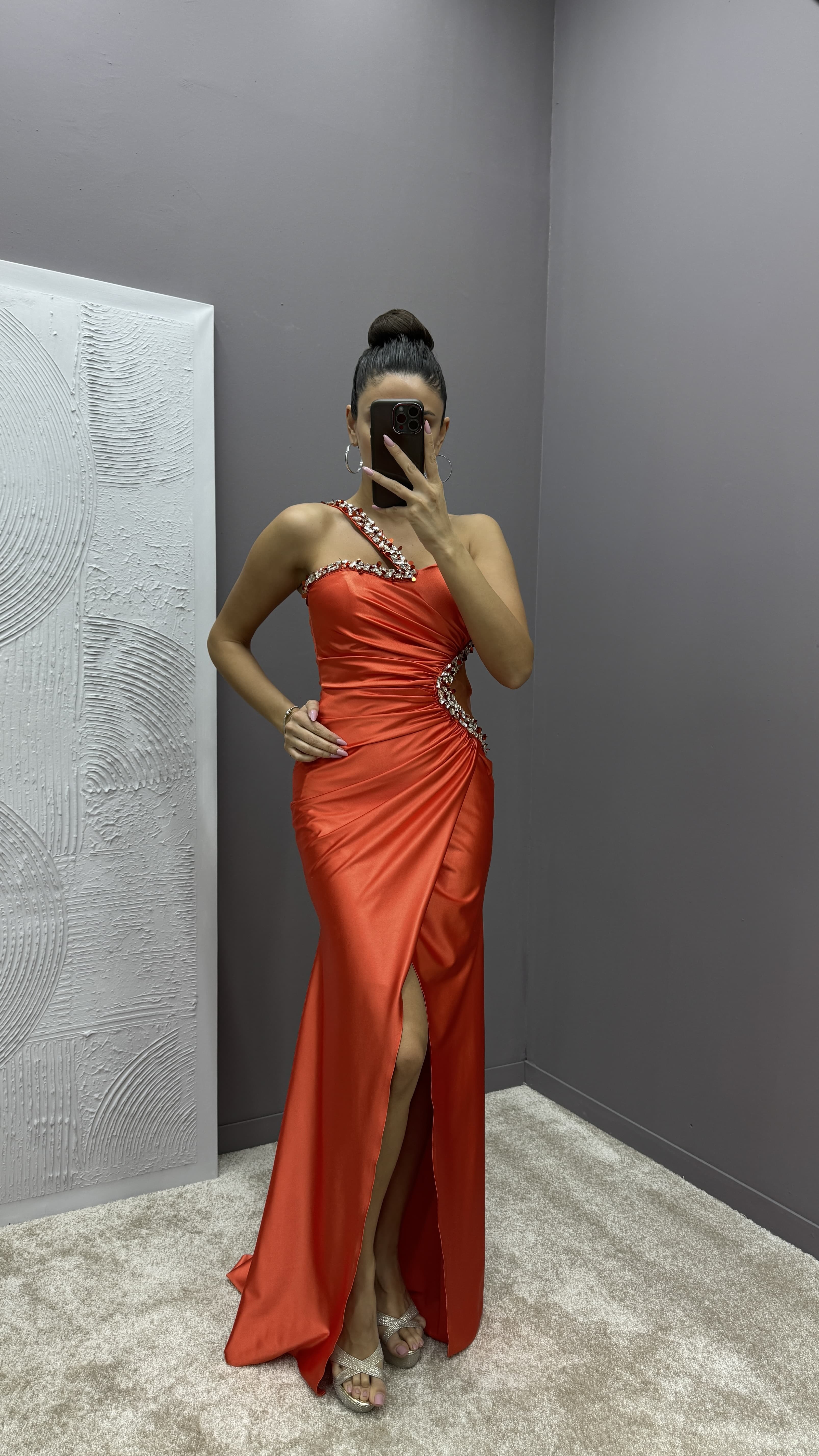 ONE SHOULDER STONE DETAIL DESIGN SATIN EVENING DRESS