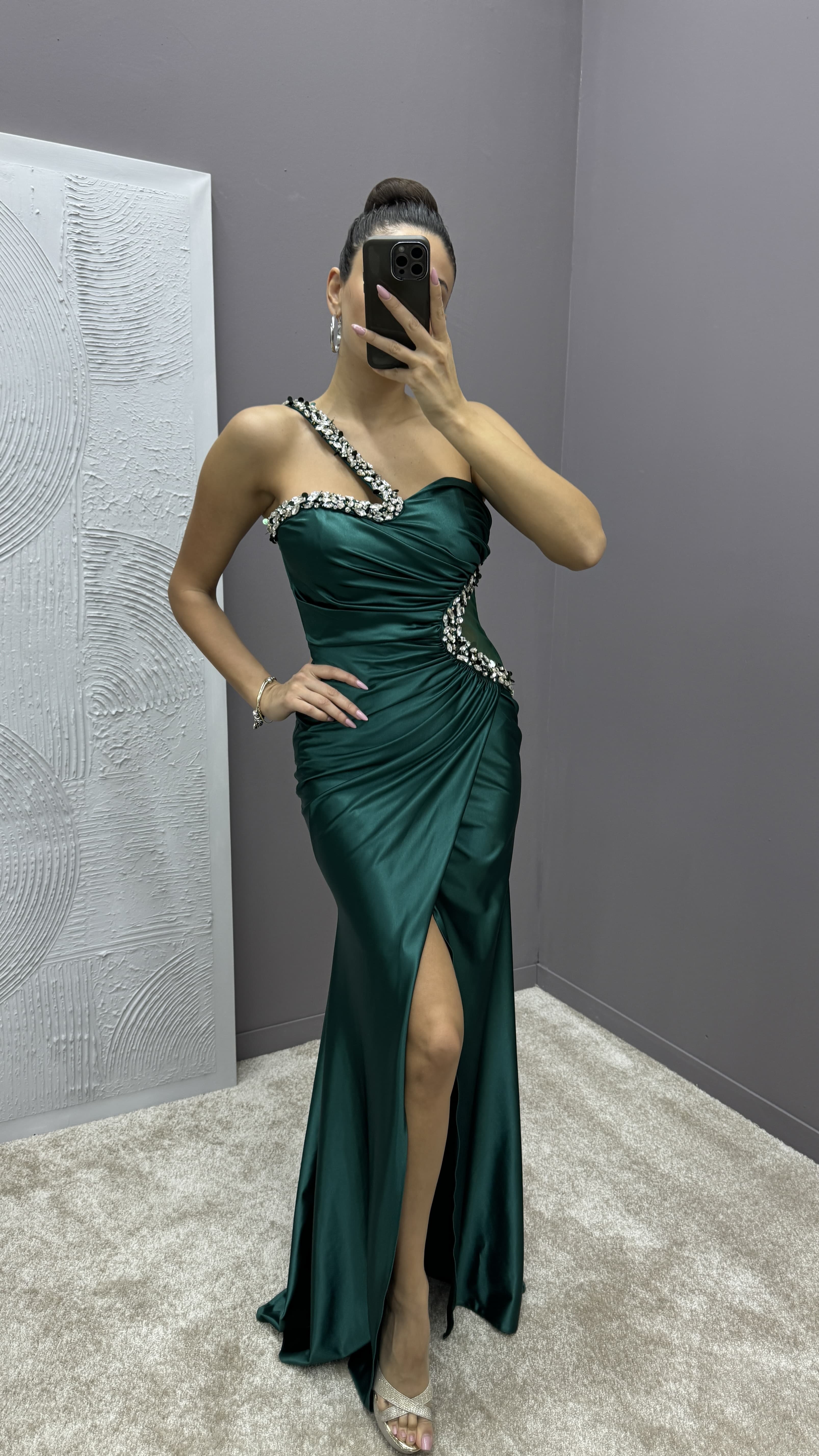 ONE SHOULDER STONE DETAIL DESIGN SATIN EVENING DRESS