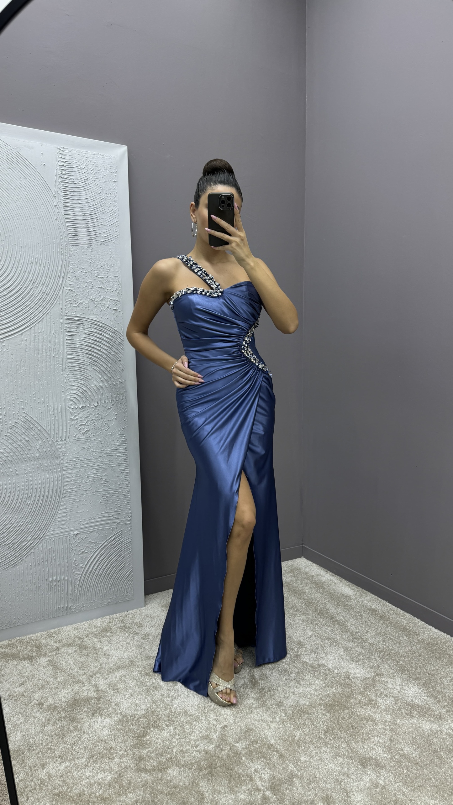 ONE SHOULDER STONE DETAIL DESIGN SATIN EVENING DRESS