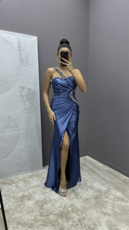 ONE SHOULDER STONE DETAIL DESIGN SATIN EVENING DRESS