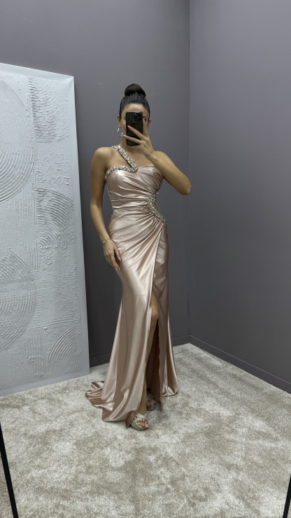 ONE SHOULDER STONE DETAIL DESIGN SATIN EVENING DRESS