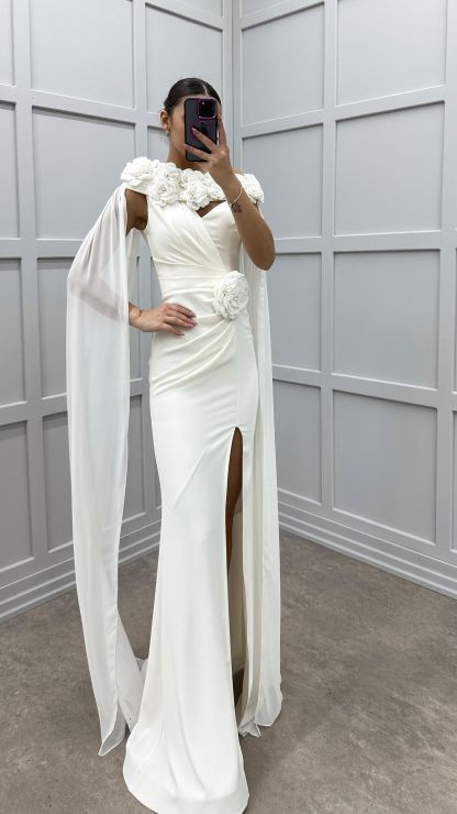 SHOULDERS ROSE DETAIL EVENING DRESS