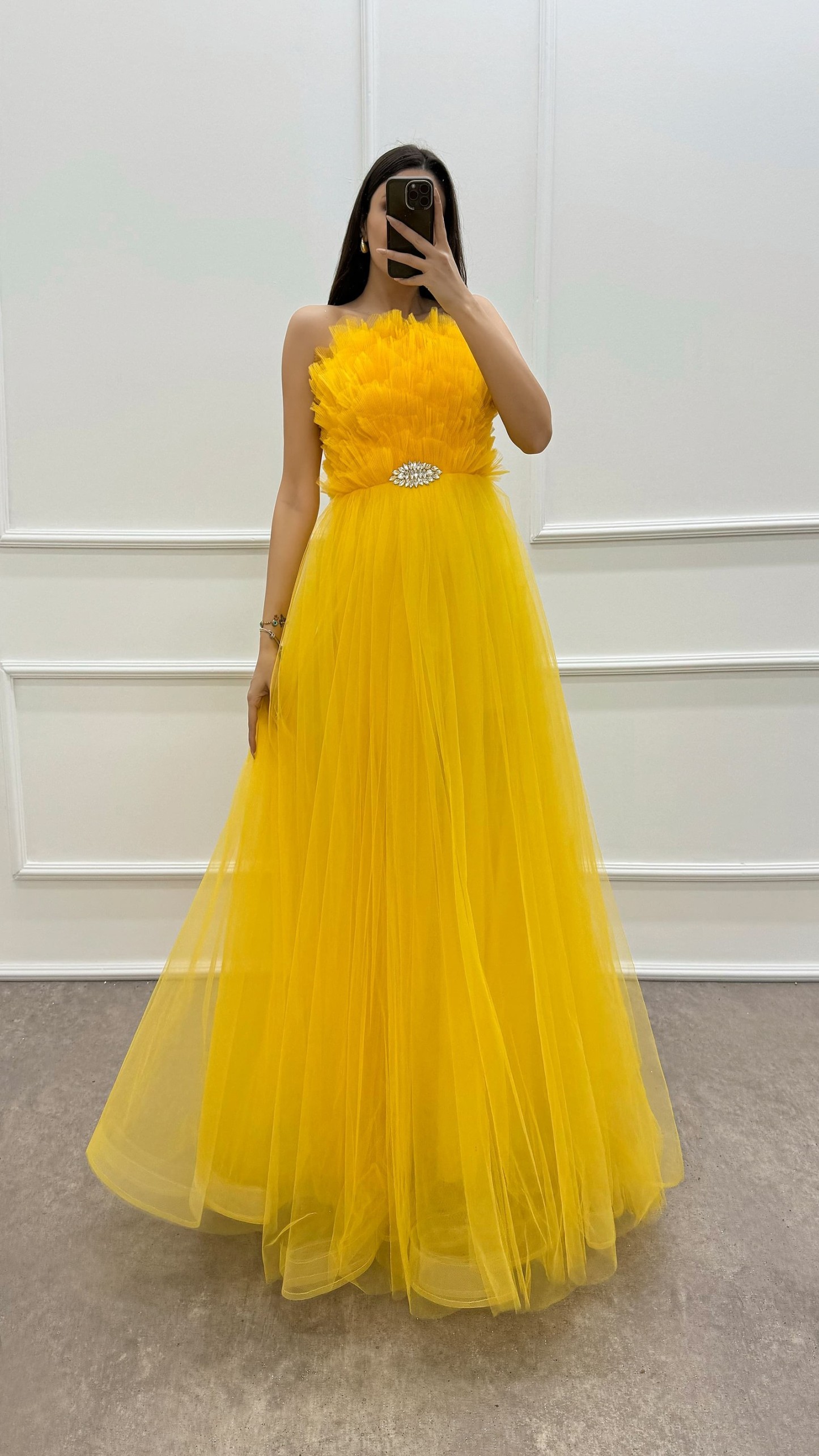 YELLOW STRAPLESS CHEST DETAIL BROOCH TULLE DRESS
