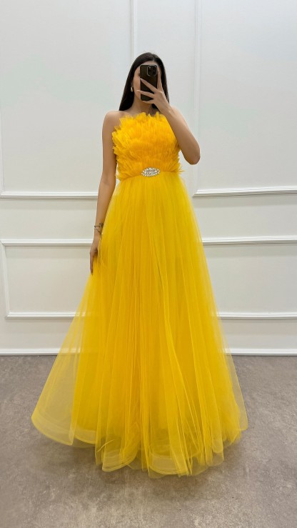 YELLOW STRAPLESS CHEST DETAIL BROOCH TULLE DRESS