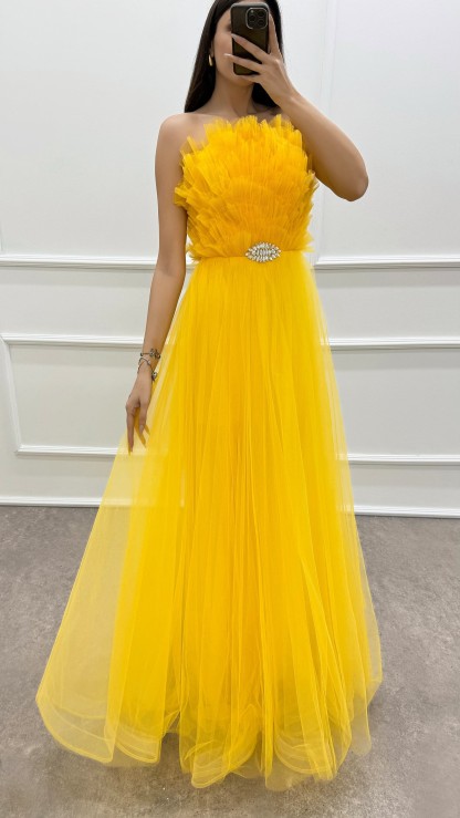YELLOW STRAPLESS CHEST DETAIL BROOCH TULLE DRESS
