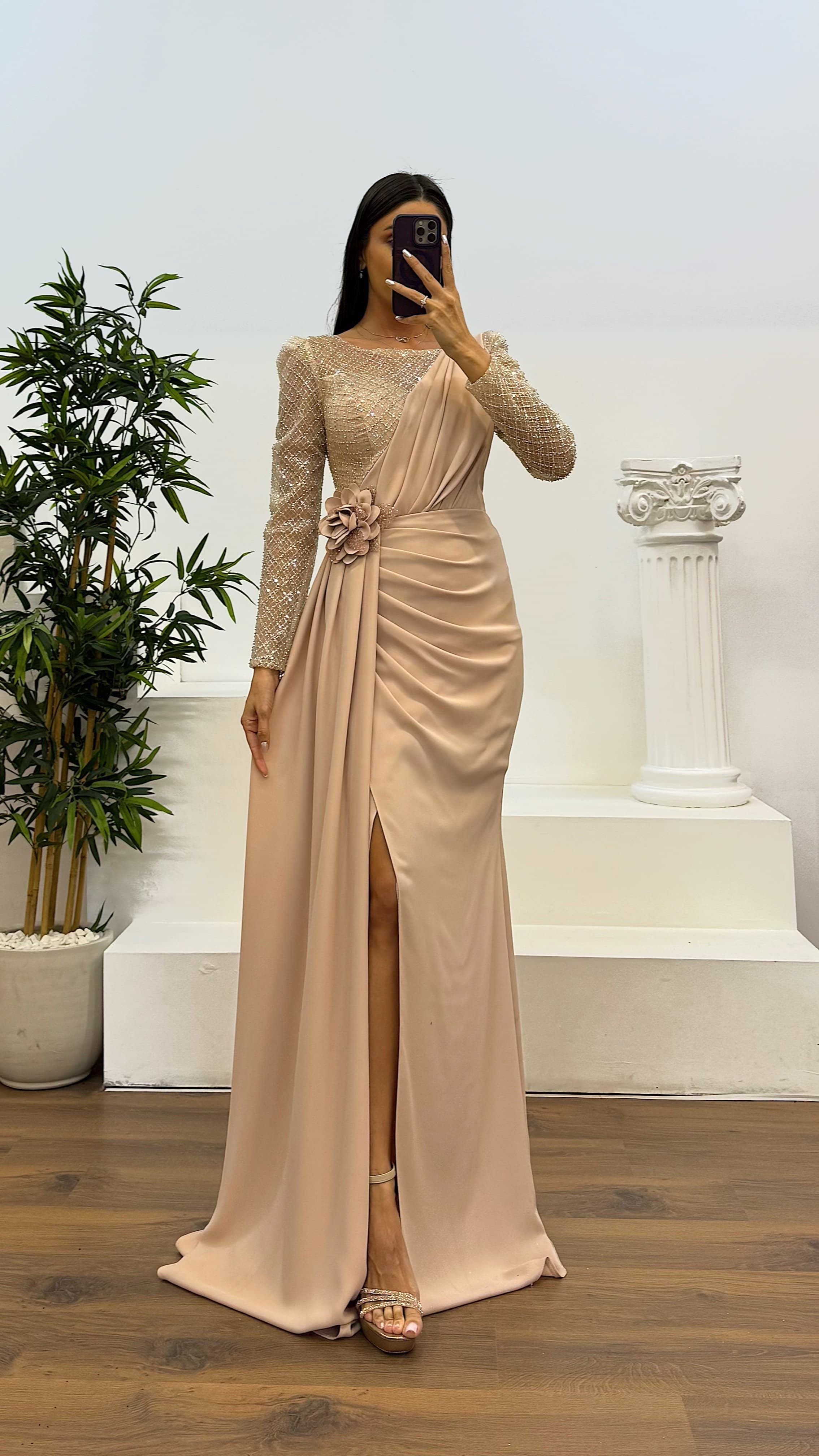 Round Neck Embroidery Detail Evening Dress