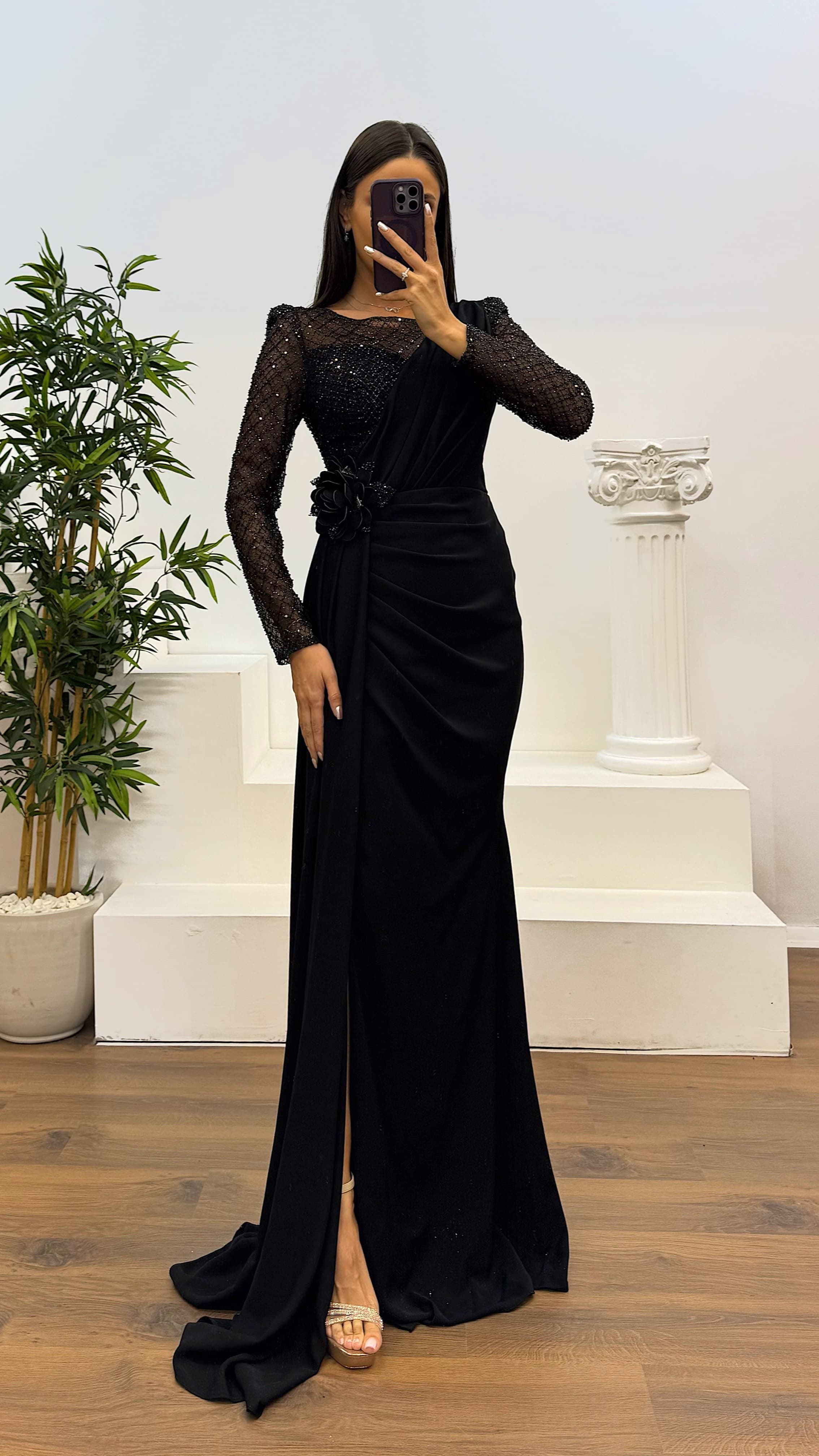 Round Neck Embroidery Detail Evening Dress