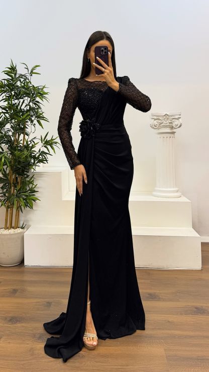 Round Neck Embroidery Detail Evening Dress