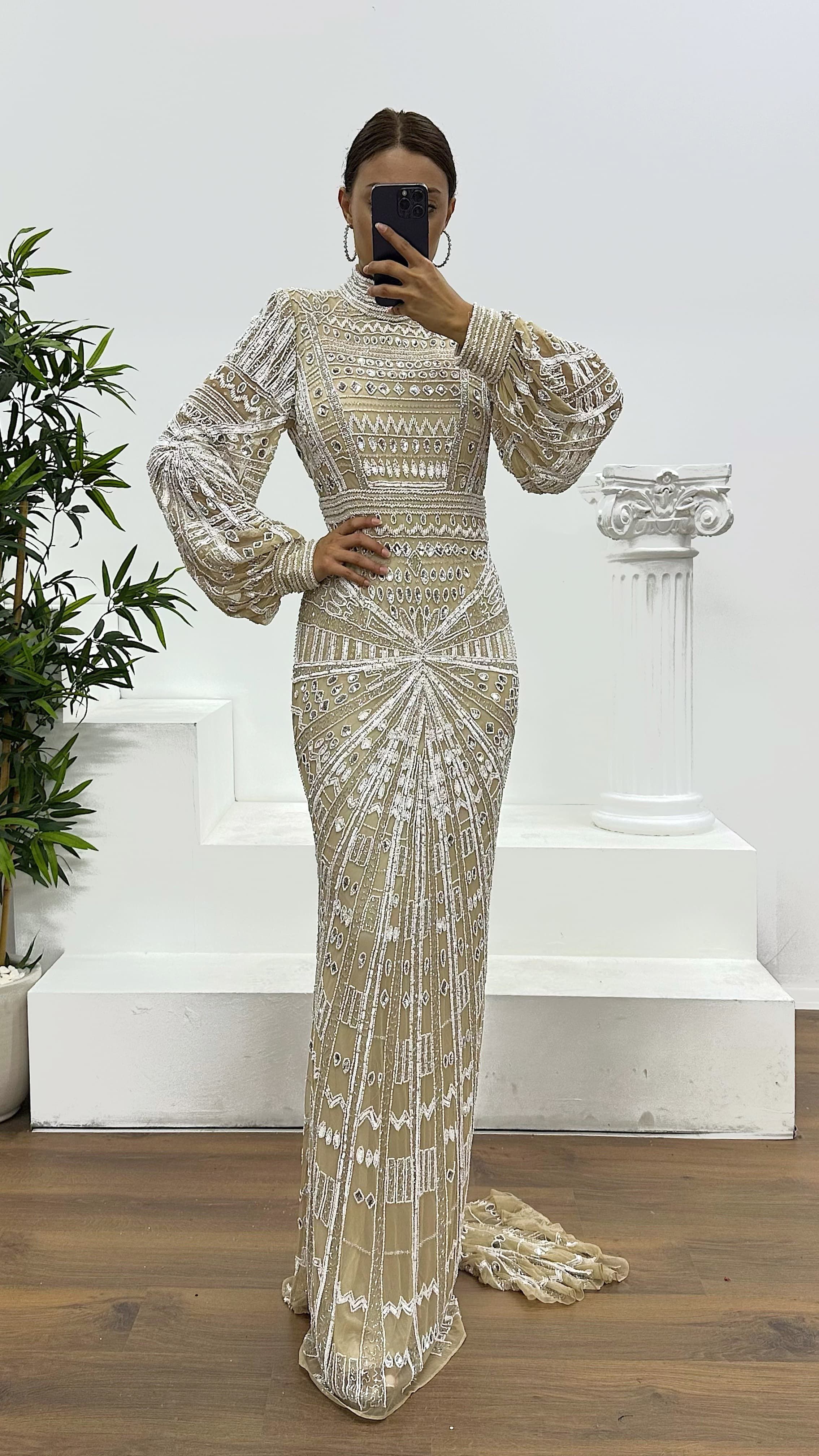 Long Sleeve Special Hand Embroidery Evening Dress