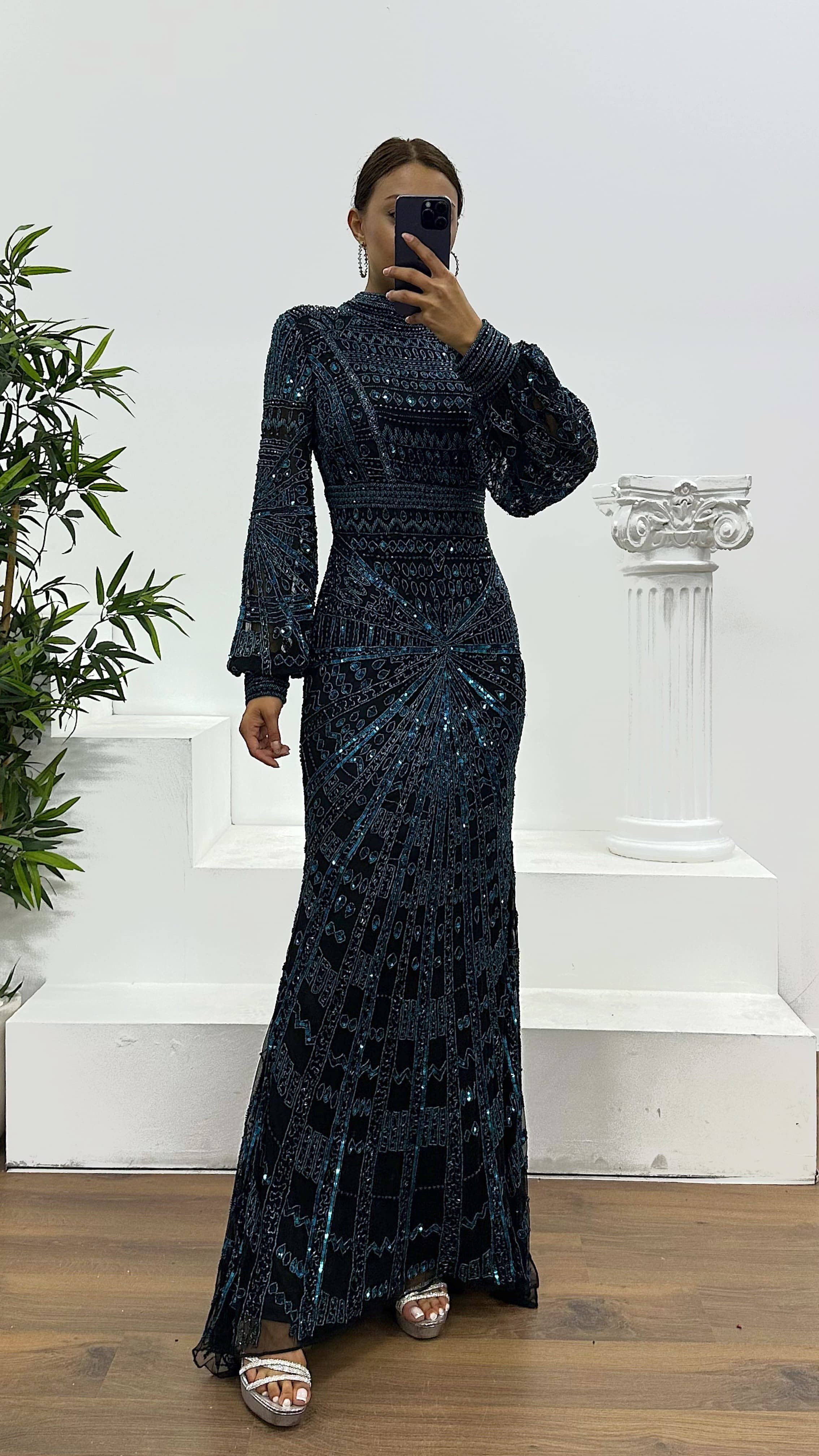 Long Sleeve Special Hand Embroidery Evening Dress