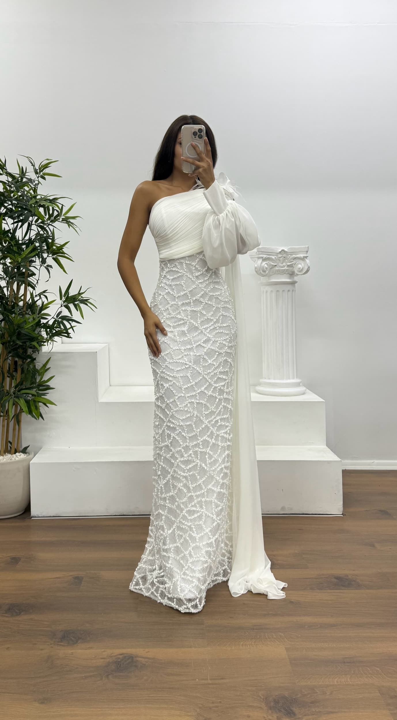 Single Sleeve Embroidered Detail Evening Dress