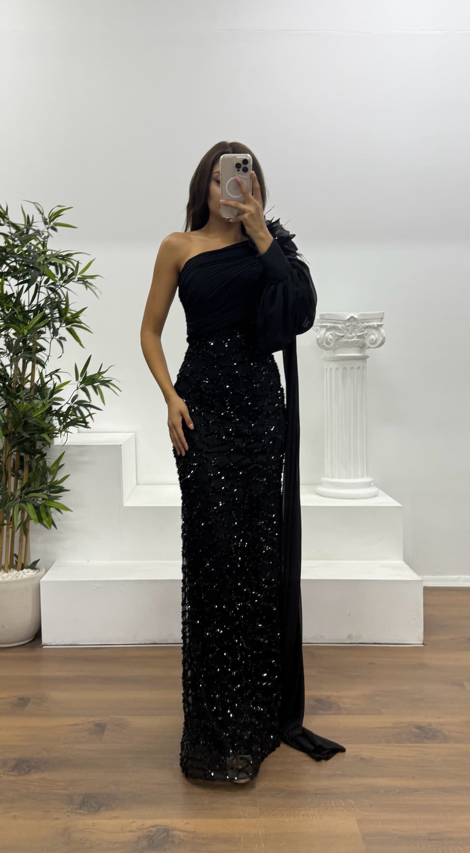 Single Sleeve Embroidered Detail Evening Dress