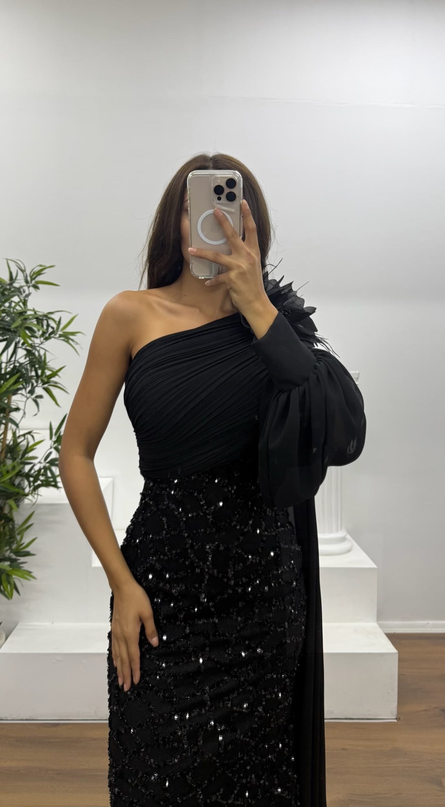 Single Sleeve Embroidered Detail Evening Dress