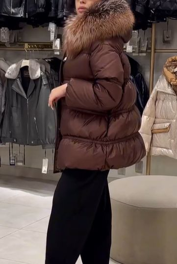 Fur collar hooded down jacket