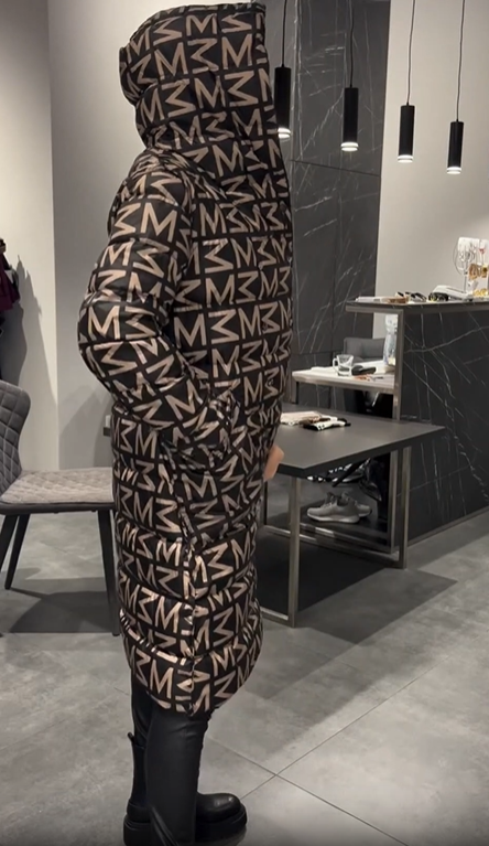 Black reversible down jacket