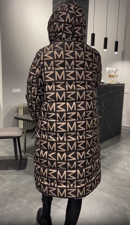 Black reversible down jacket