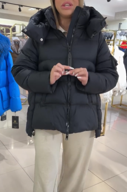 Black Loose-fitting hooded down jacket with practical pockets