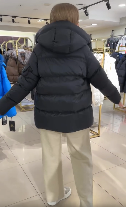 Black Loose-fitting hooded down jacket with practical pockets