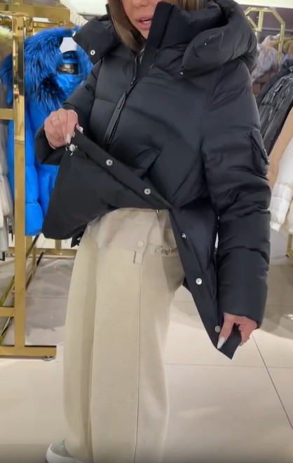 Black Loose-fitting hooded down jacket with practical pockets