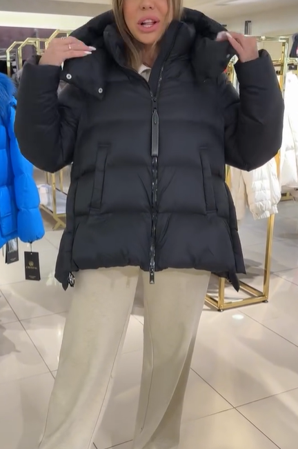 Black Loose-fitting hooded down jacket with practical pockets