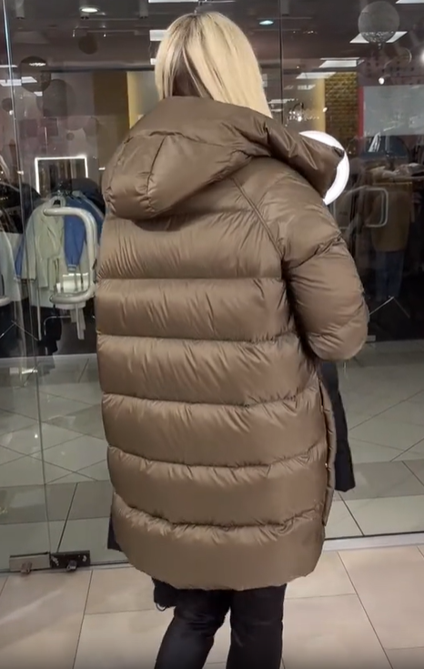 Black Loose-fitting hooded down jacket with practical pockets