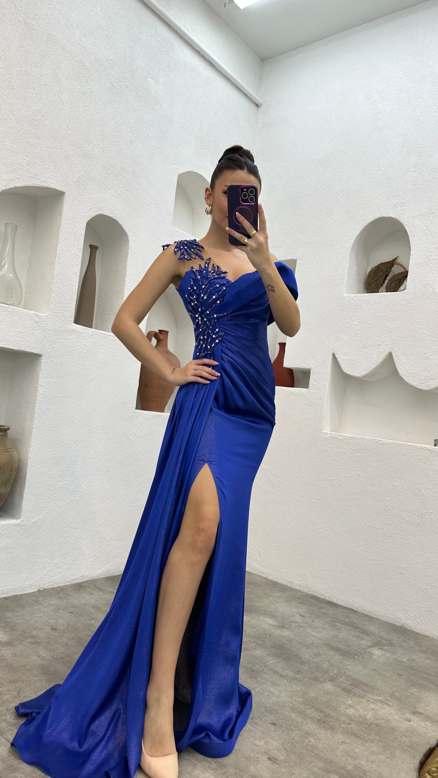 MINT GREEN EMBROIDERED DETAIL PLEATED EVENING DRESS