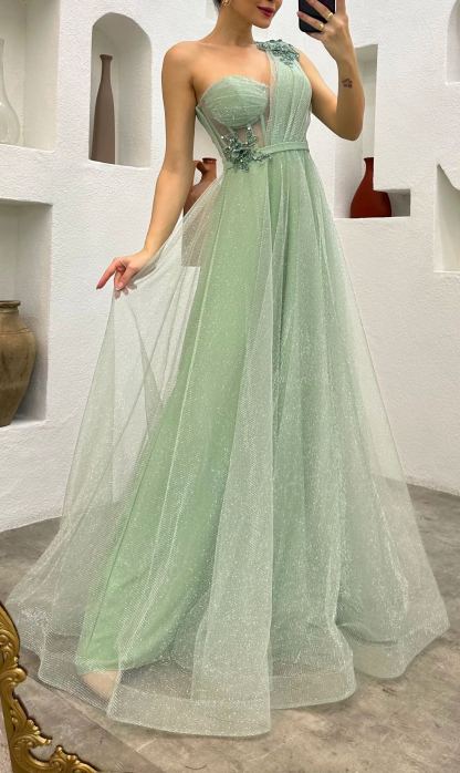 ONE SHOULDER EMBROIDERY DETAIL GLITTERY TULLE EVENING DRESS
