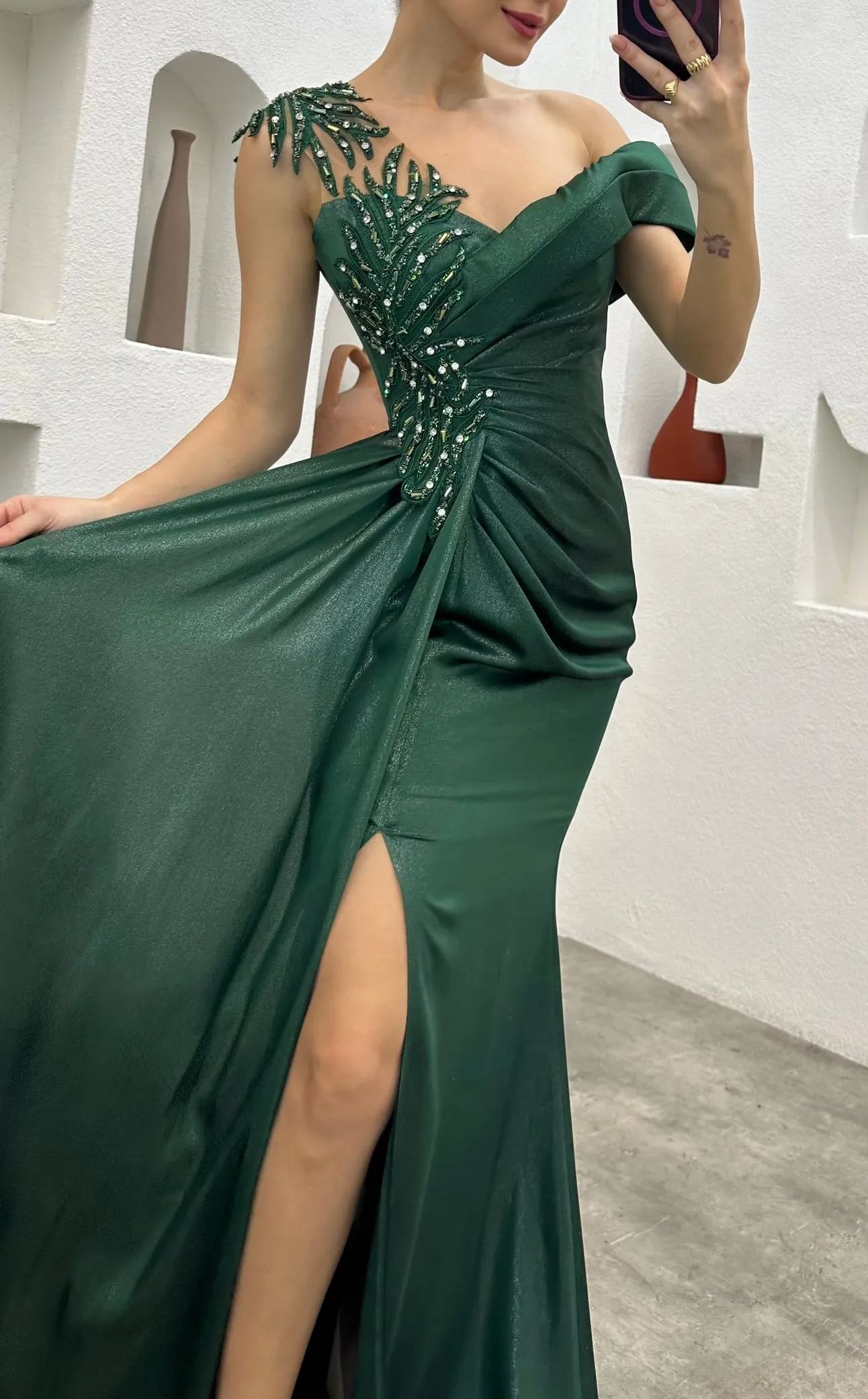 MINT GREEN EMBROIDERED DETAIL PLEATED EVENING DRESS