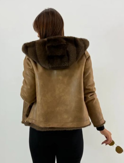 [Copy]Two - Way Wear Beige Shearling Coat with Faux Fur Accents
