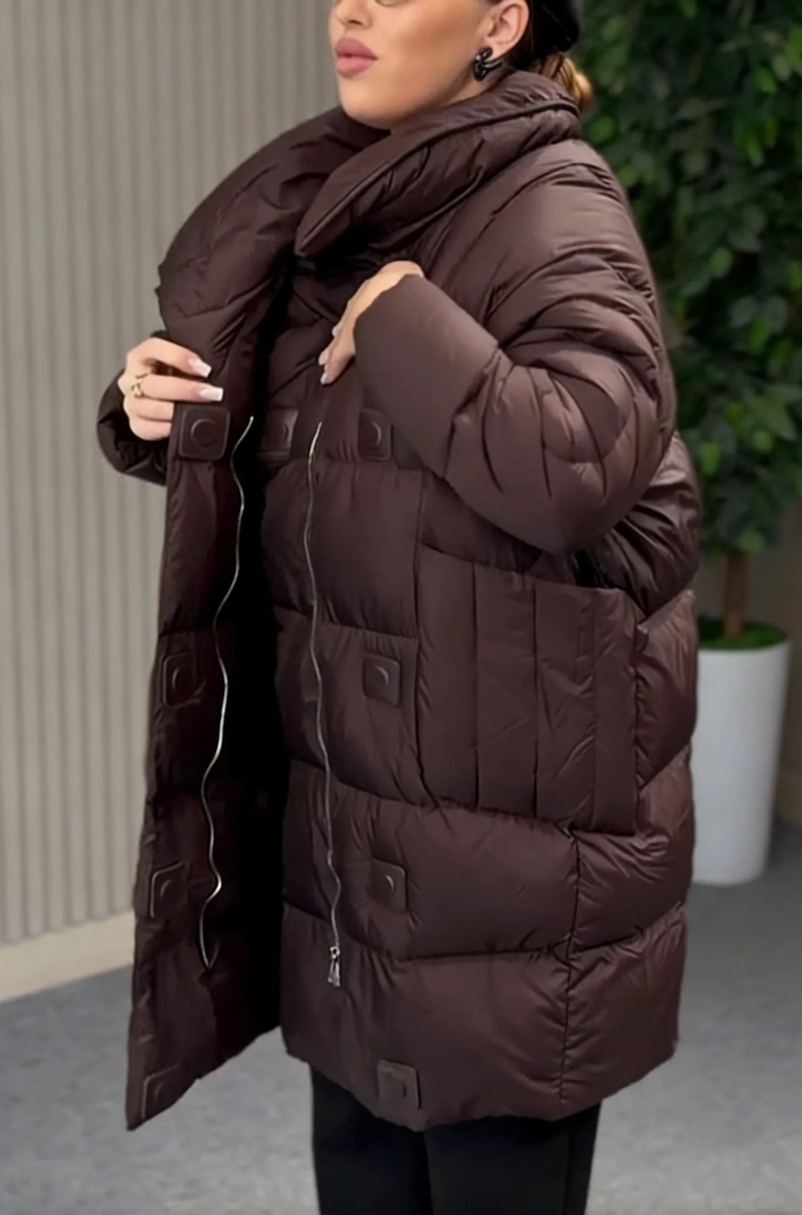 Black Mid-Length Puffer Coat with Magnetic Snap & Hidden Zipper