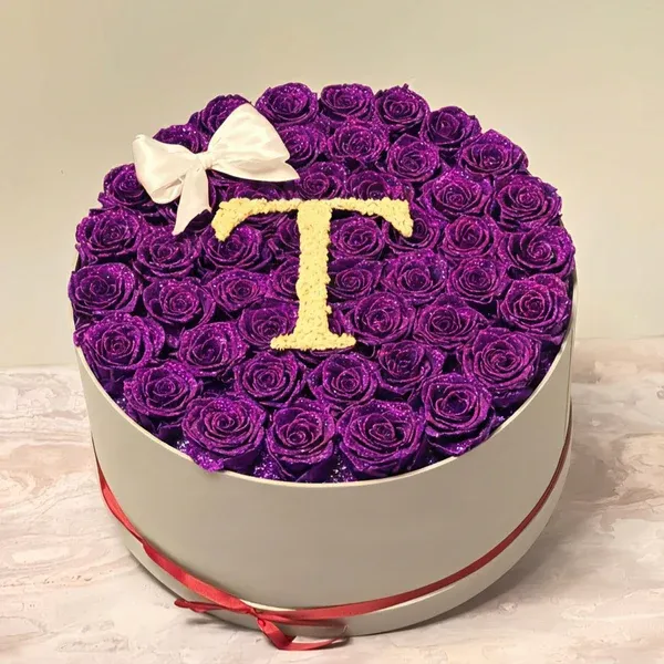 Circle Glitter Rose Box With Initial Couple Gift