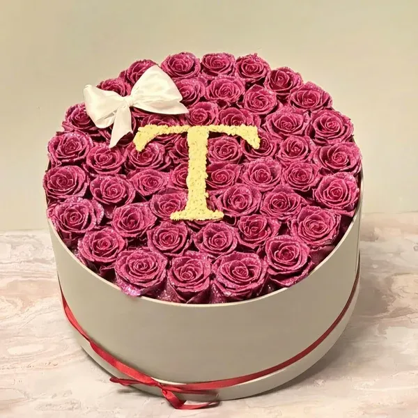 Circle Glitter Rose Box With Initial Couple Gift