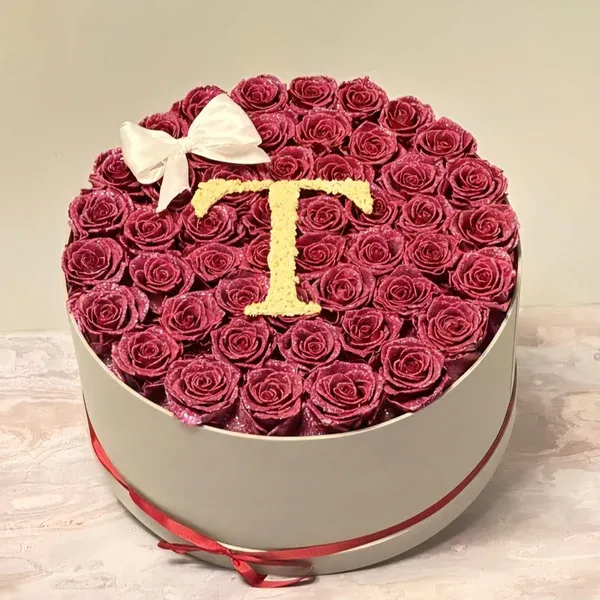 Circle Glitter Rose Box With Initial Couple Gift