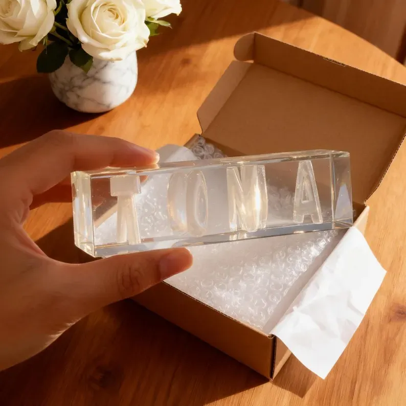 Personalized 3D Double Name Illusion crystal lamp – Custom Dual-Name 3D Flip Display