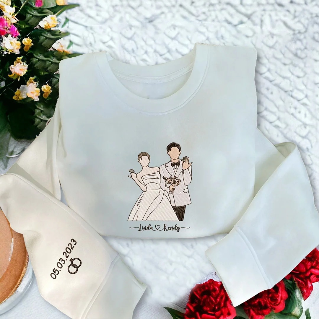 Matching Sweatshirt for Couples Embroidered Photo Sweatshirt/Hoodie/T-shirt