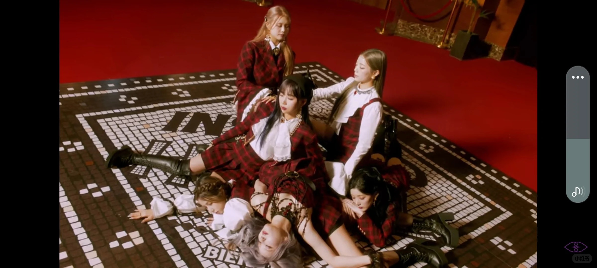 Purple kiss-FinaKpop