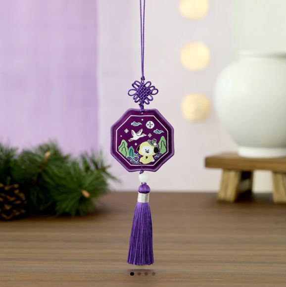 ** BT21 -  Embroidered Testa Keyring [Premium K Edition]-FinaKpop