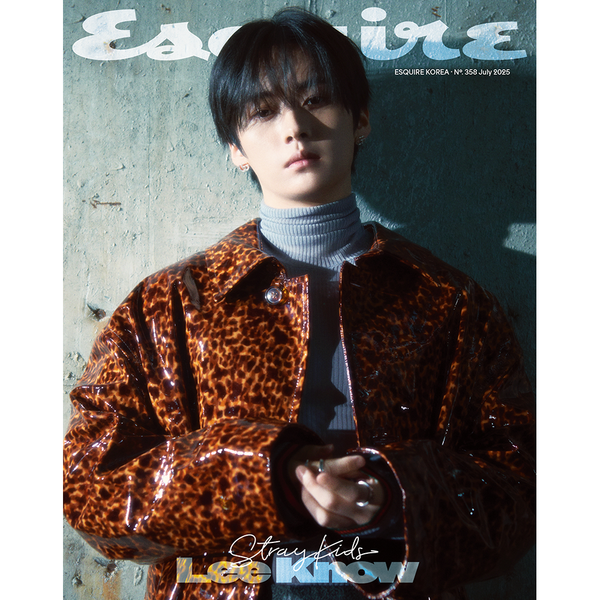 **[Pre-Order] LEE KNOW (of Stray kids) -ESQUIRE  2025,08 (A ver.)-FinaKpop