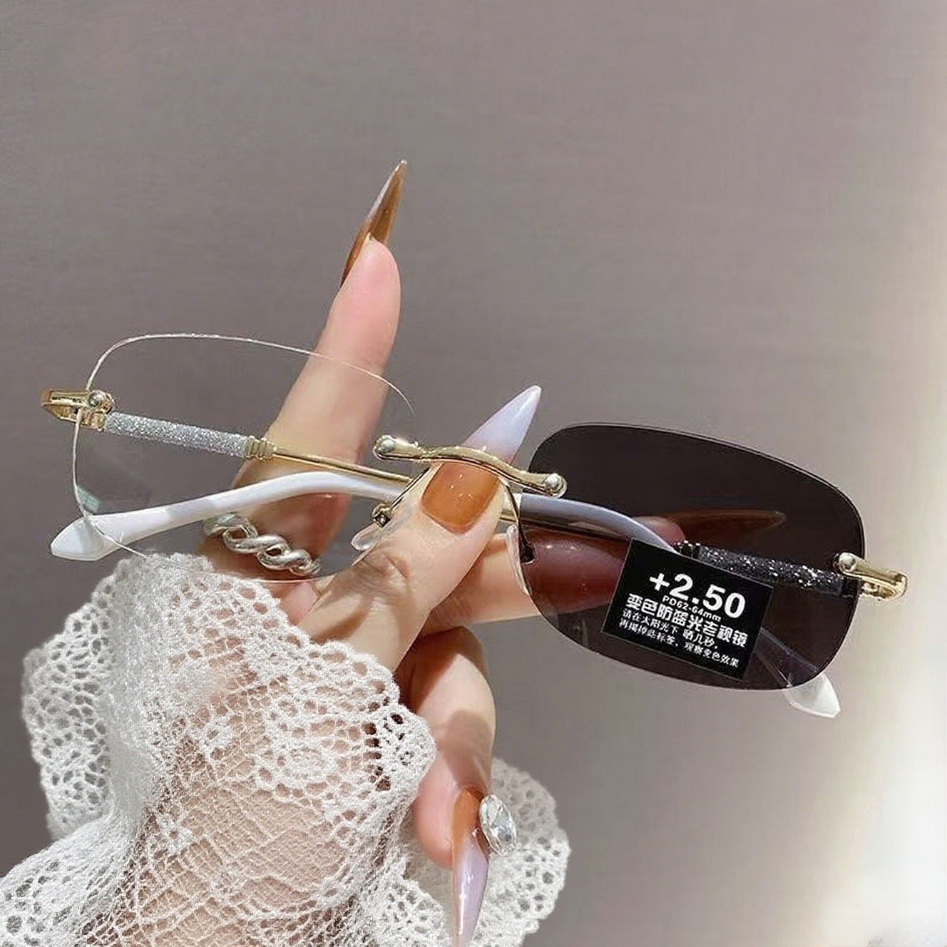 Bez badania wzroku – Technologia optyczna Jena – inteligentne soczewki progresywne „Gwiazdowe Niebo” | Automatyczne ustawienie ostrości dla krótkowzroczności i dalekowzroczności | Filtr światła niebieskiego | Fotoczułe przyciemnianie | Bardzo lekka oprawk