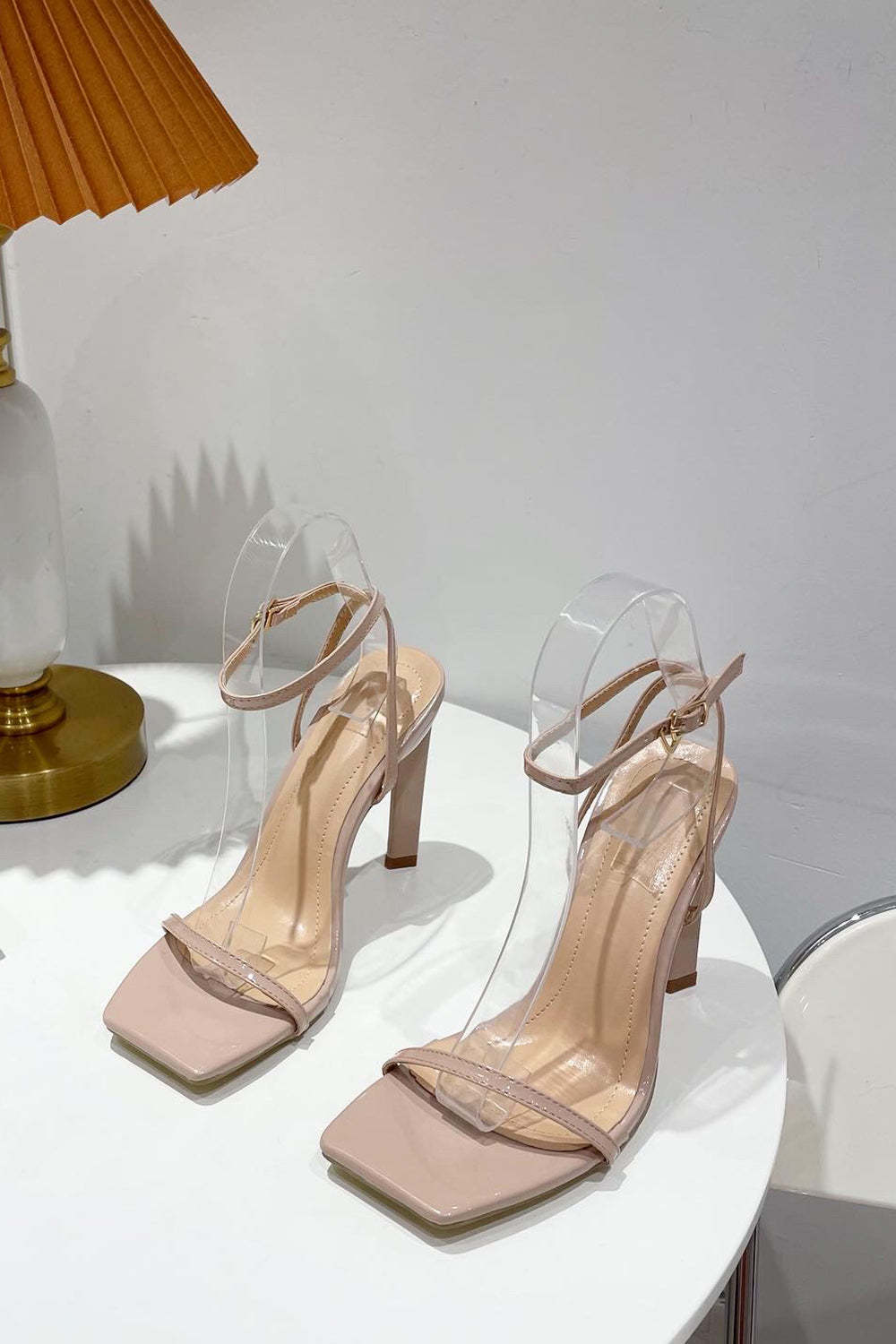Thick High Heels with a Square Head in One Word
