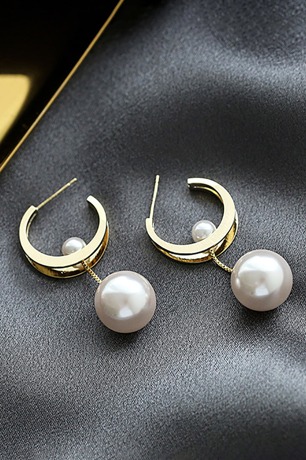 Delicate Pearl Sliding Stud Earrings for a Bold Statement