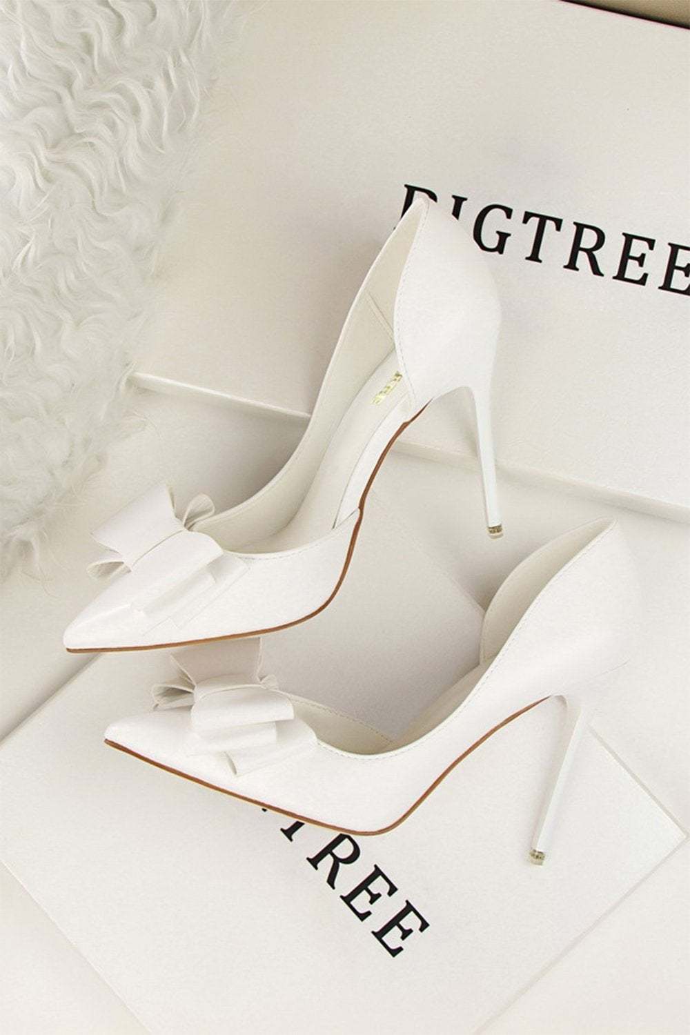 Pointed Hollow Side High Heels with Sweet Bow