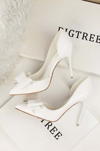 Pointed Hollow Side High Heels with Sweet Bow