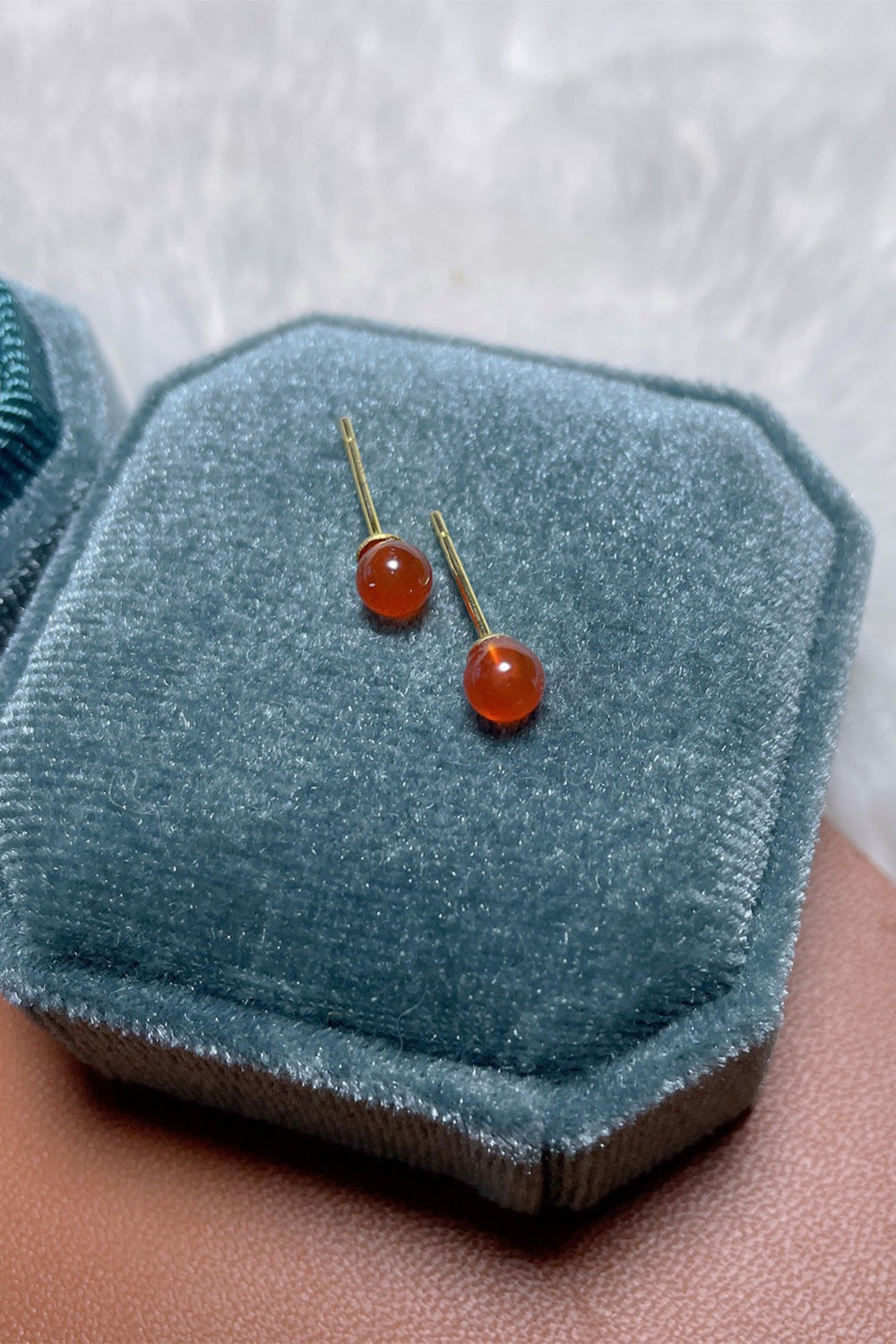 Stud Earrings in Onyx and Jade