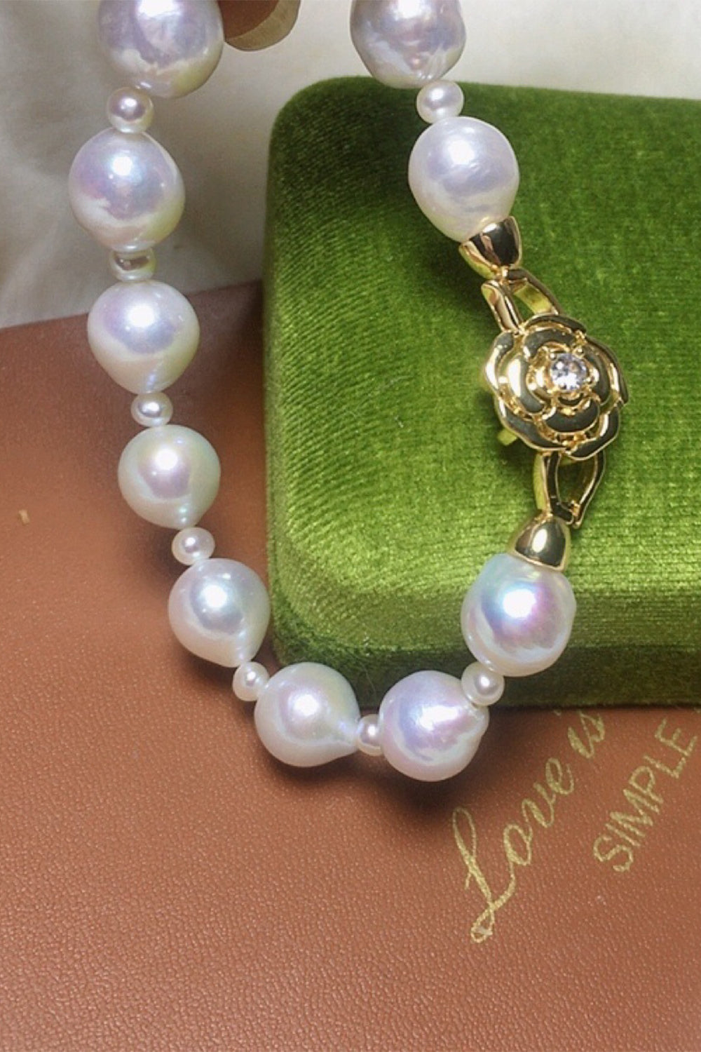 Bracelet with Baroque Temperament